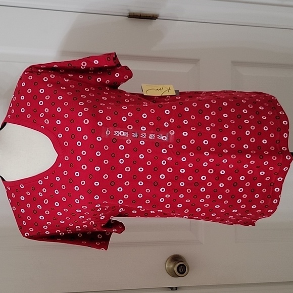 Kim Rogers Size M Red V Neck T Shirt with Black, Gray & White Circles, NEW w/Tag - Picture 1 of 12